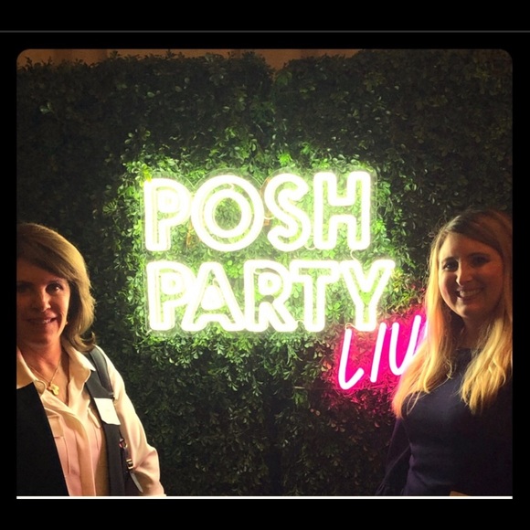 Meet your Posher, Katie ⭐️Posh Ambassador⭐️ - Picture 14 of 16